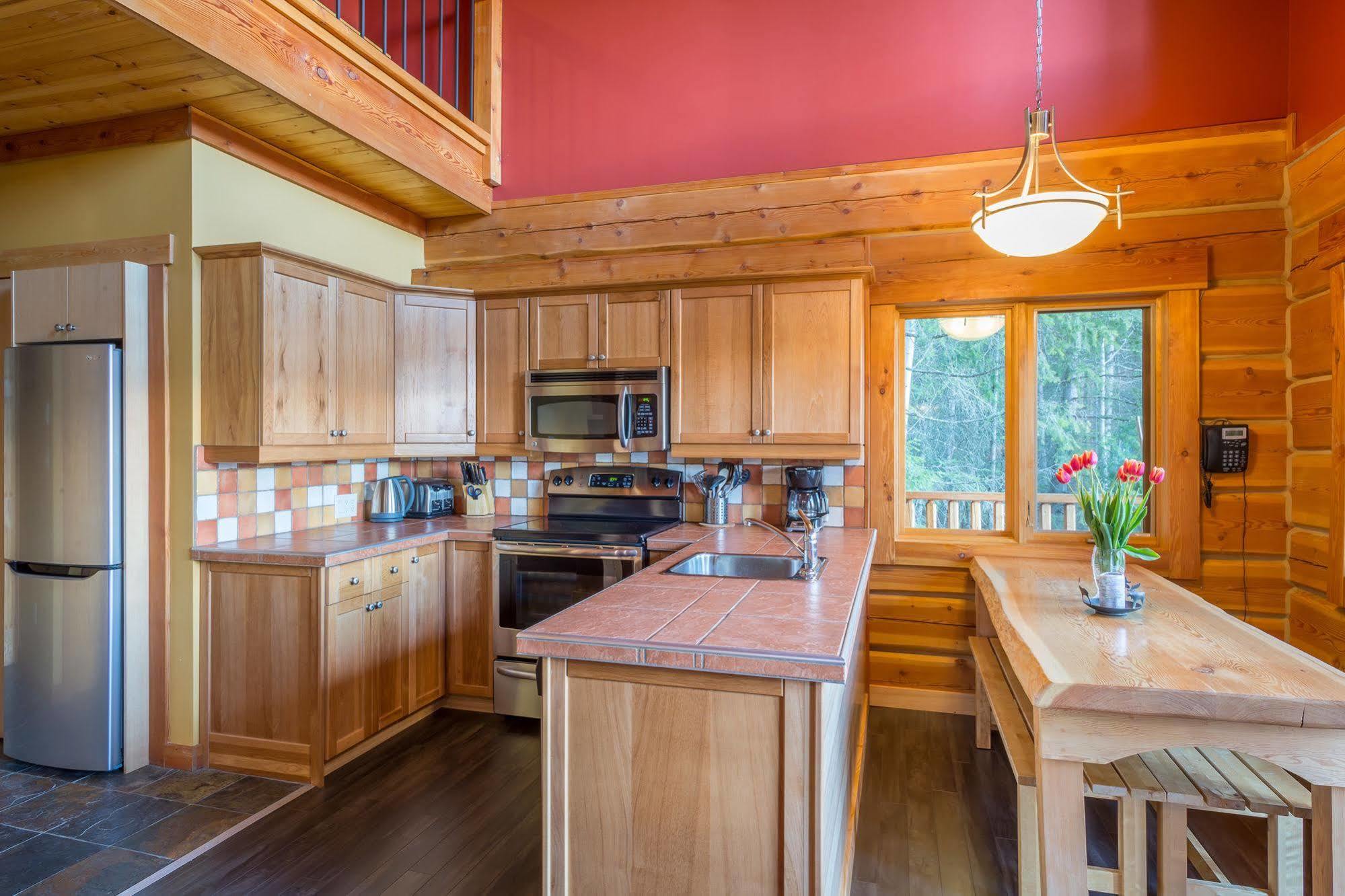 Mount 7 Lodges Golden Exterior foto